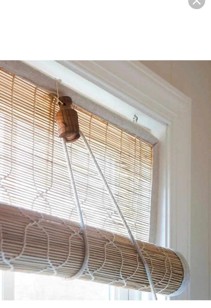 Traditional Heritage Seasoned Natural Bamboo Chick Blind with Solid Wooden Pulley